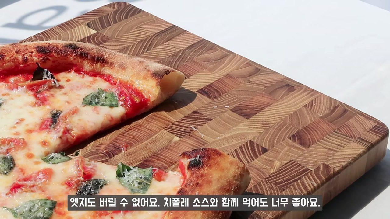 Homemade Neapolitan Pizza (Mushroom & Margherita)