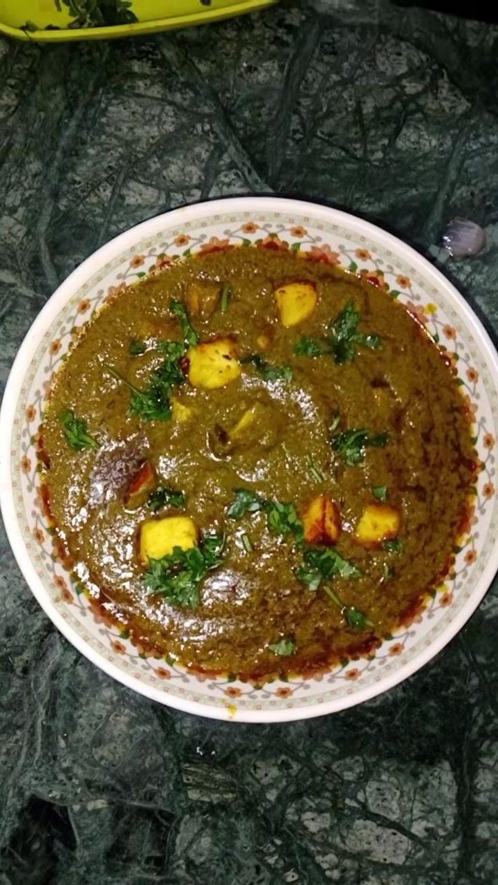 Palak Paneer (Spinach Paneer Curry) – Indian Style