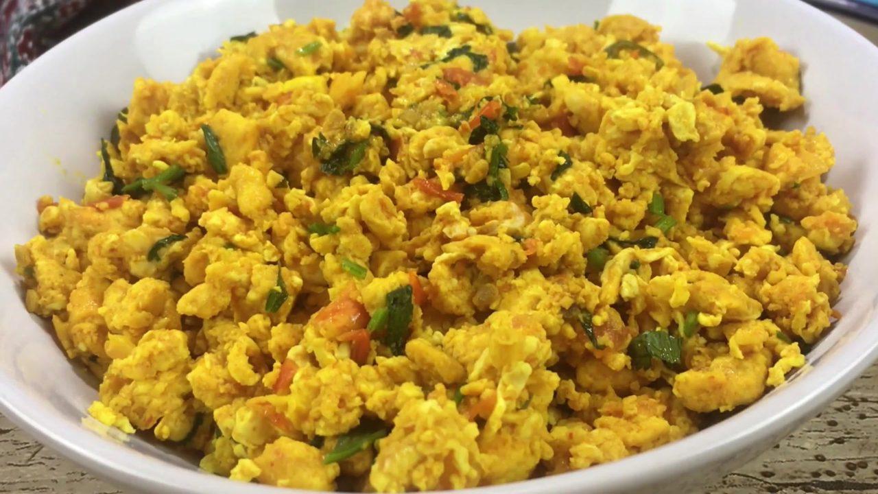 Indian Scrambled Eggs (Anday ka Salan)