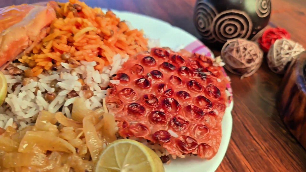 Mung Bean Rice with Chicken and Tahdig