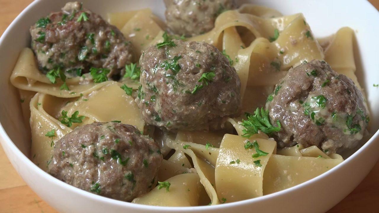 One Pot Swedish Meatballs with Pasta – Swedish