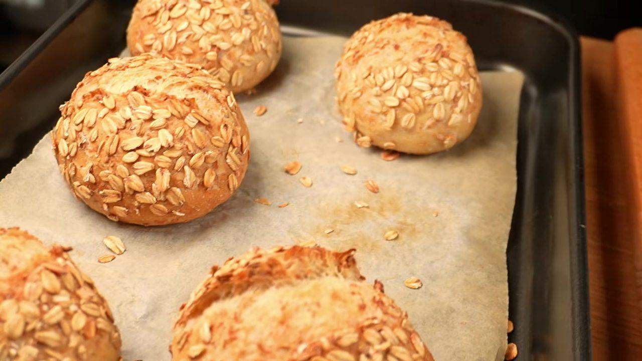 Oat Bread Rolls - No Knead
