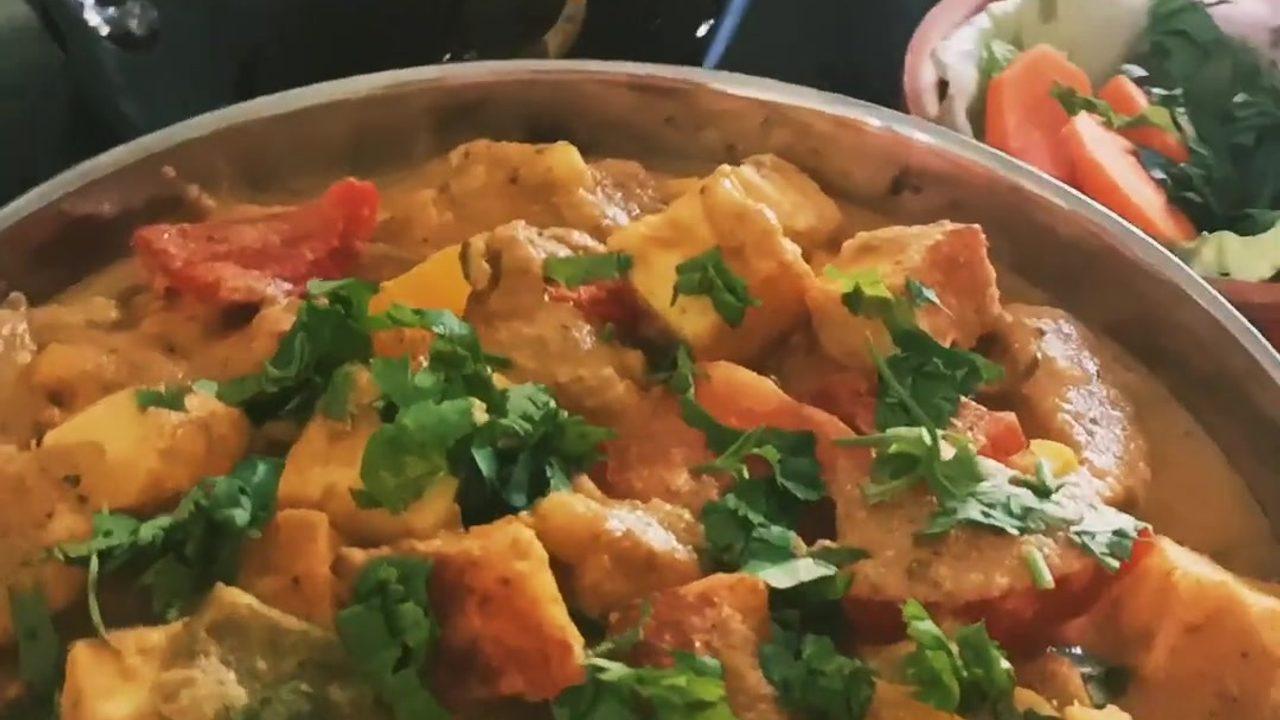 Paneer with Bell Peppers (Tofu with Bell Peppers) - Indian Curry