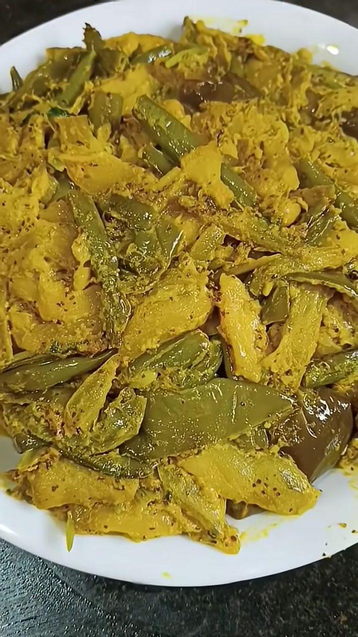 Mixed Vegetable with Mustard Paste (Shorshe diye Shobji Chorchori) – Bengali Style