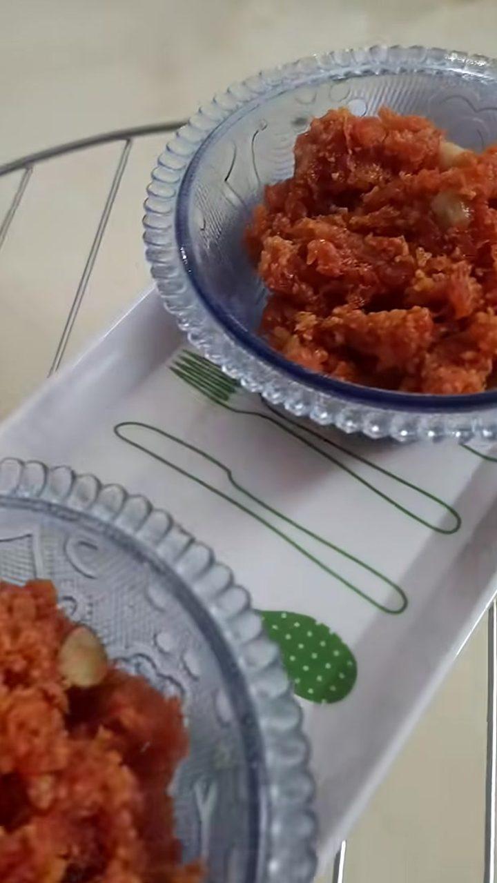Gajar ka Halwa (Carrot Halwa) - Traditional Indian Dessert