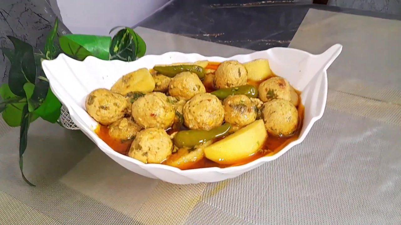 Chicken Kofta Curry with Potatoes
