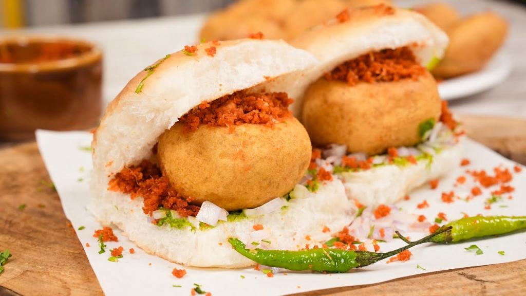 2 Types Vada Pav - Street Style & Rassam Vada Pav