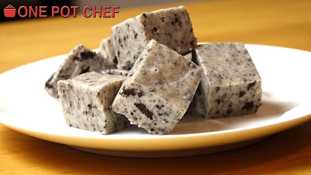 3 Ingredient Cookies and Cream Fudge – Easy Dessert