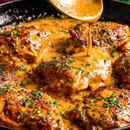 Creamy Sun-Dried Tomato Chicken Thighs with Mashed Potatoes