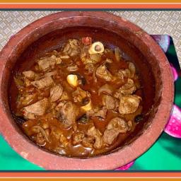 Indian Lamb Curry in Clay Pot with Chapati