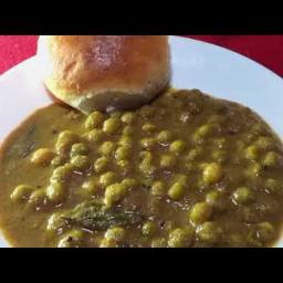 Green Peas Curry (Vatana Usal) - Indian Style