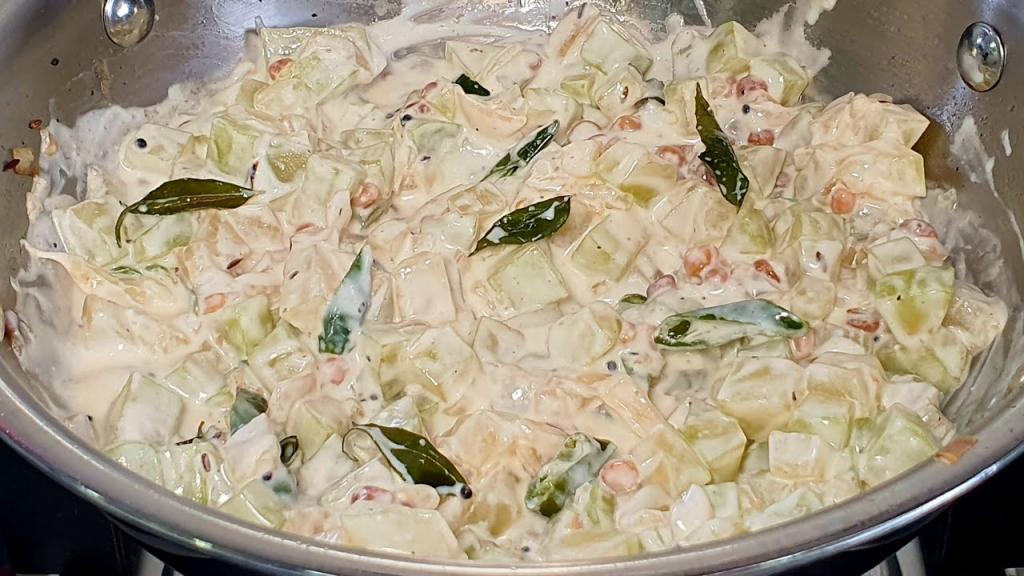 Bottle Gourd Raita (Kootu) – South Indian Style