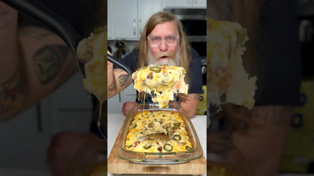 Breakfast Sandwich Casserole – Easy & Customizable