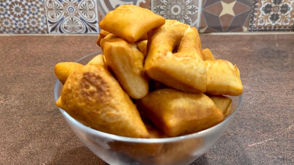 Bulgarian Mekici (Fried Dough) - Quick and Easy