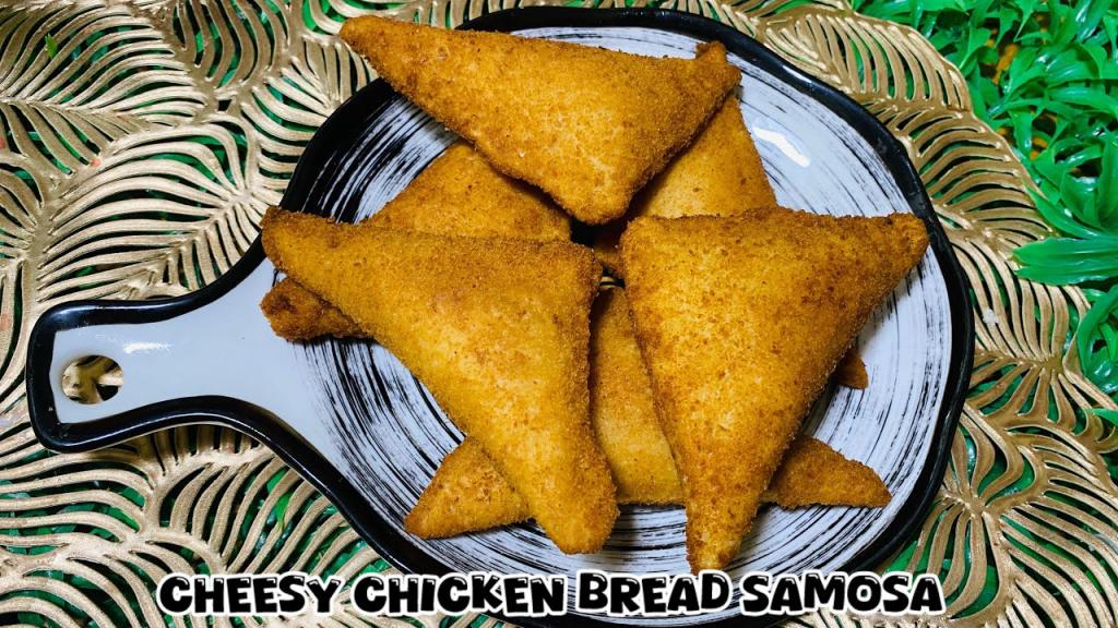 CHEESY CHICKEN BREAD SAMOSA