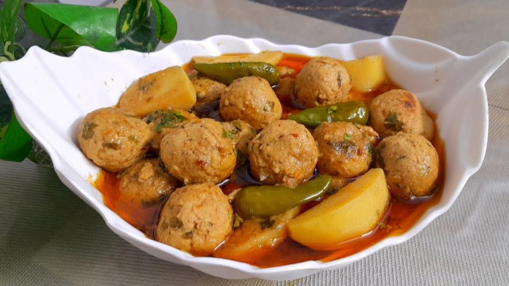 Chicken Kofta Curry with Potatoes