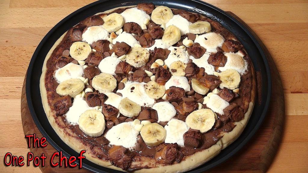 Chocolate Dessert Pizza – Sweet Treat
