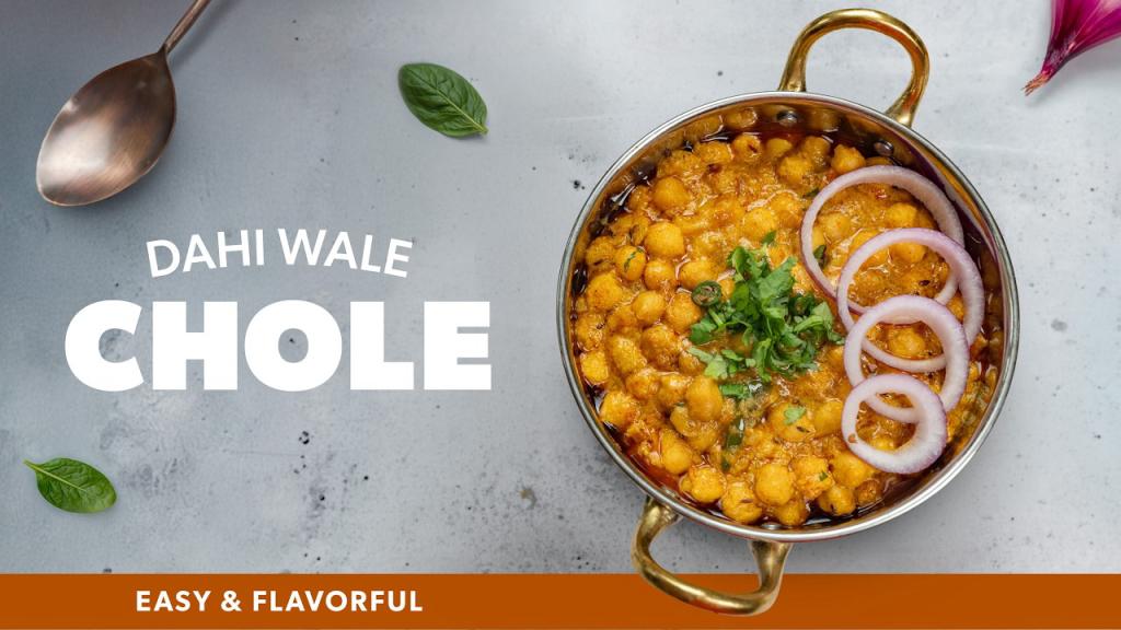 Chole (Chickpea Curry) – North Indian Style