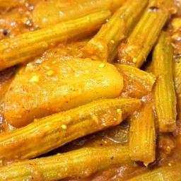 Drumstick and Potato Curry (Aloo Sahjan ki Sabzi)