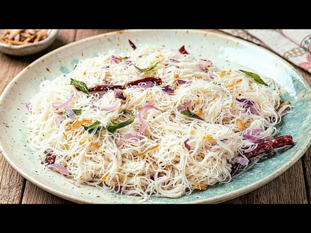 Easy Fried Rice Vermicelli (Mee Hoon Goreng)