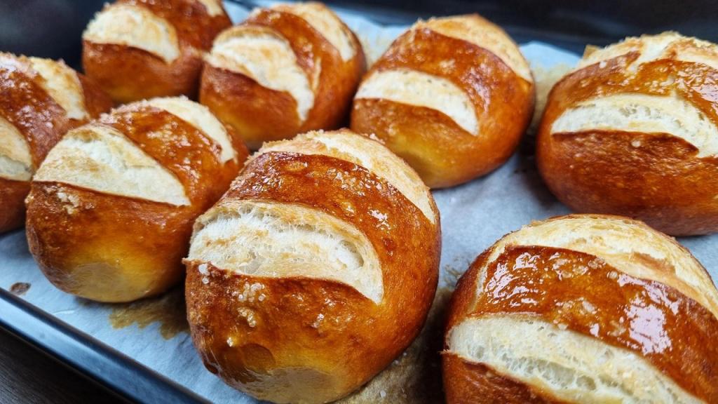 Easy Pretzel Rolls