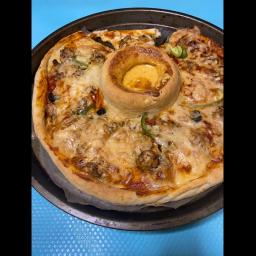 Chicken Pizza with Creamy Cheese Dip Center
