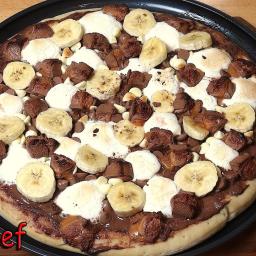 Chocolate Dessert Pizza – Sweet Treat