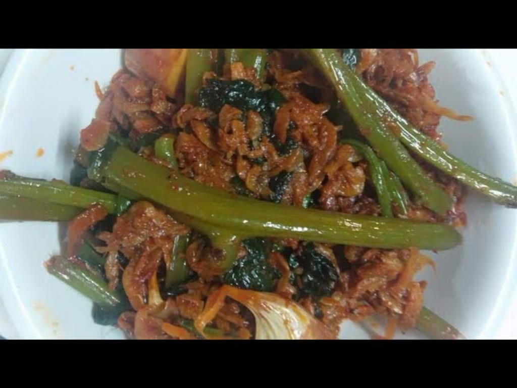 Malabar Spinach with Dry Prawns – Konkani Style