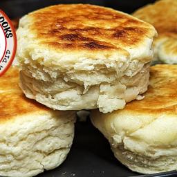 Skillet Biscuits (Baking Powder Biscuits)