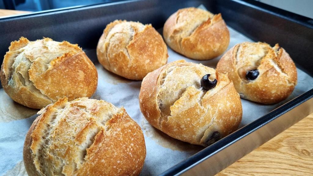 Olive Bread – Crispy & Airy