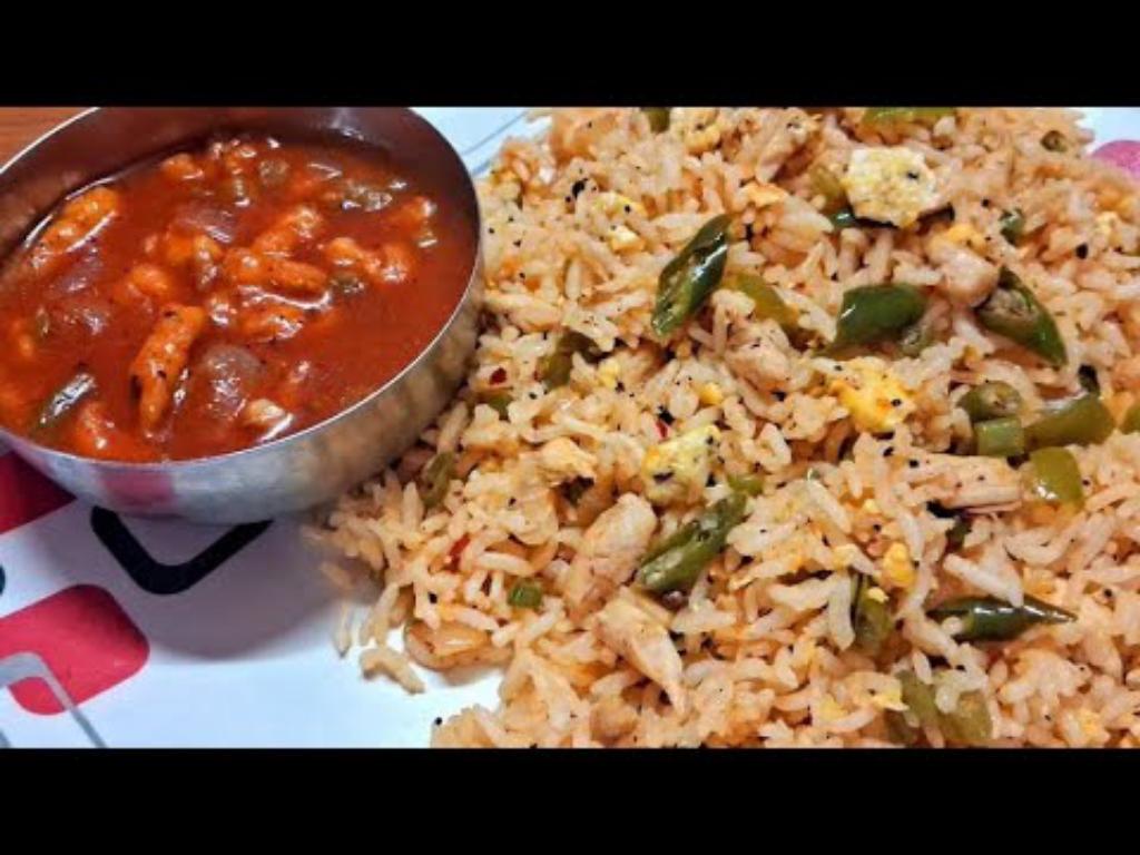 Schezwan Chicken Fried Rice - Restaurant Style