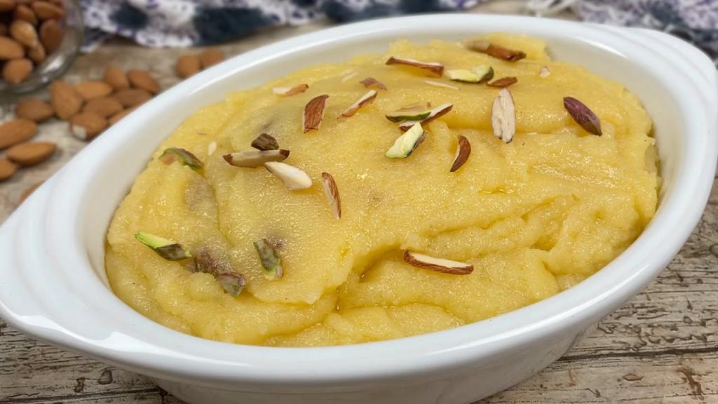 Semolina Halwa (Suji Halwa) - Easy Dessert Recipe