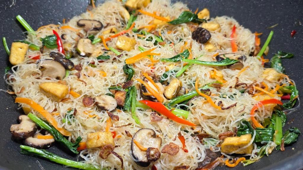 Stir-fried Glass Noodles with Tofu and Mushrooms