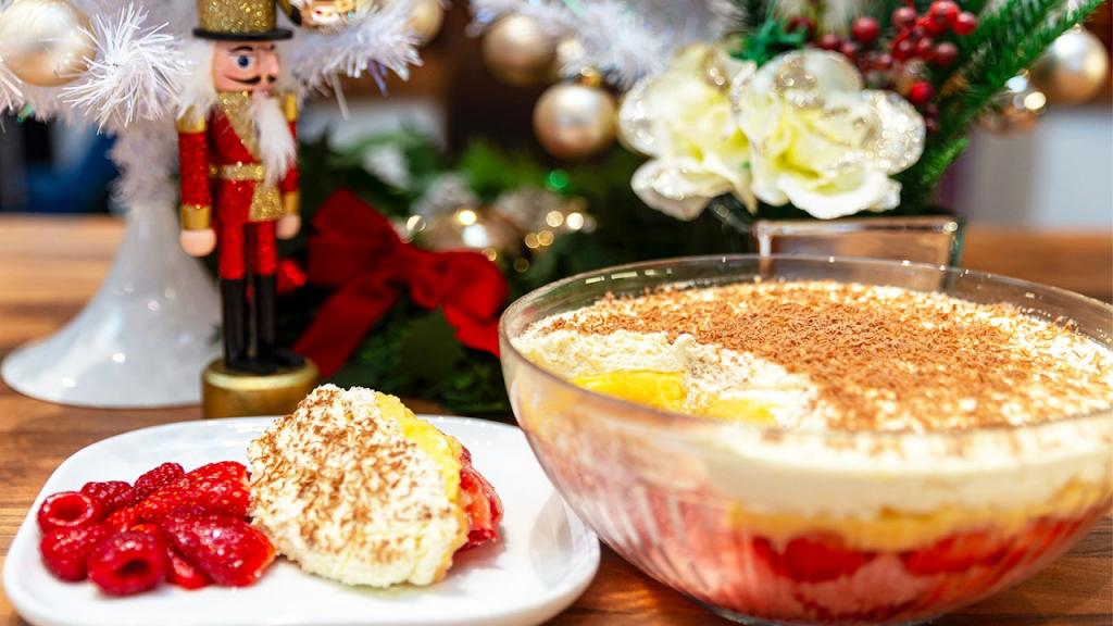 Strawberry Trifle Family Size – Classic British Dessert