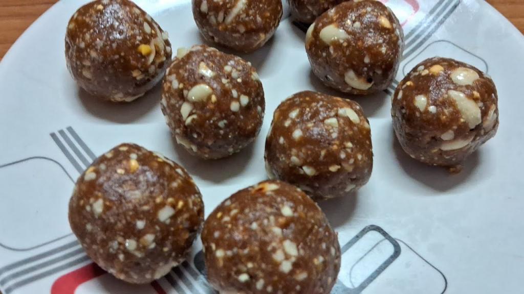 Thambittu Ladoo – Traditional Karnataka Sweet